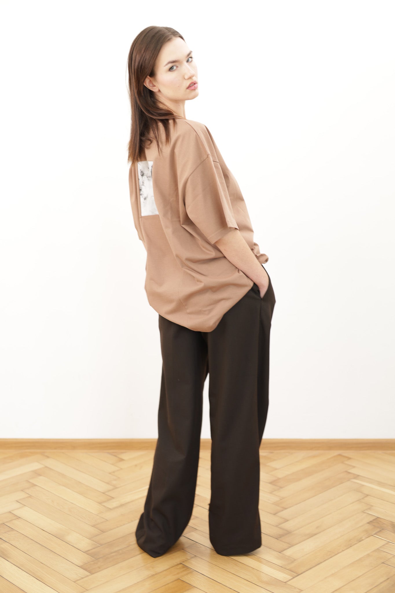 T-shirt john_caramel_03